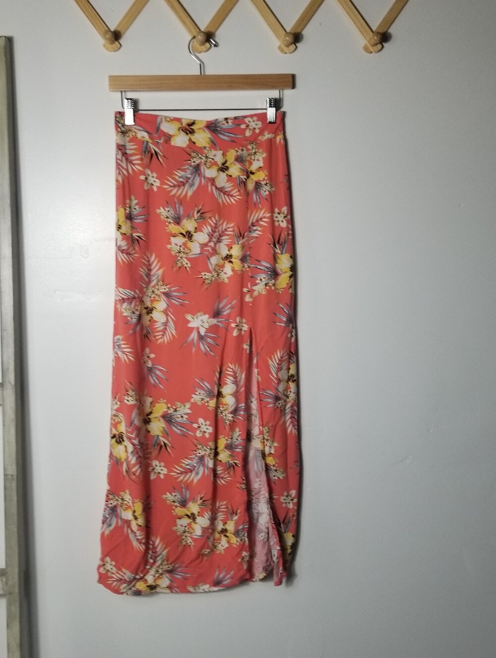 NO BOUNDARIES WOMEN'S FLORAL MAXI SKIRT SIZE SMALL
